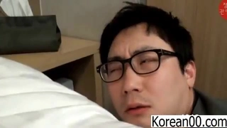 我试图通过解剖考试，但我的老师进来了我的内裤。 俄罗斯对话 暨 在 内裤