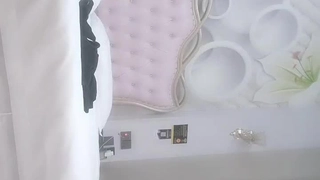 居家与露脸清纯女友激情啪啪啪